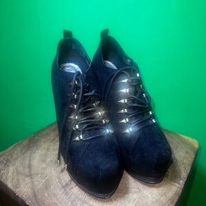 Wild Pair Platform Boots Black Katie